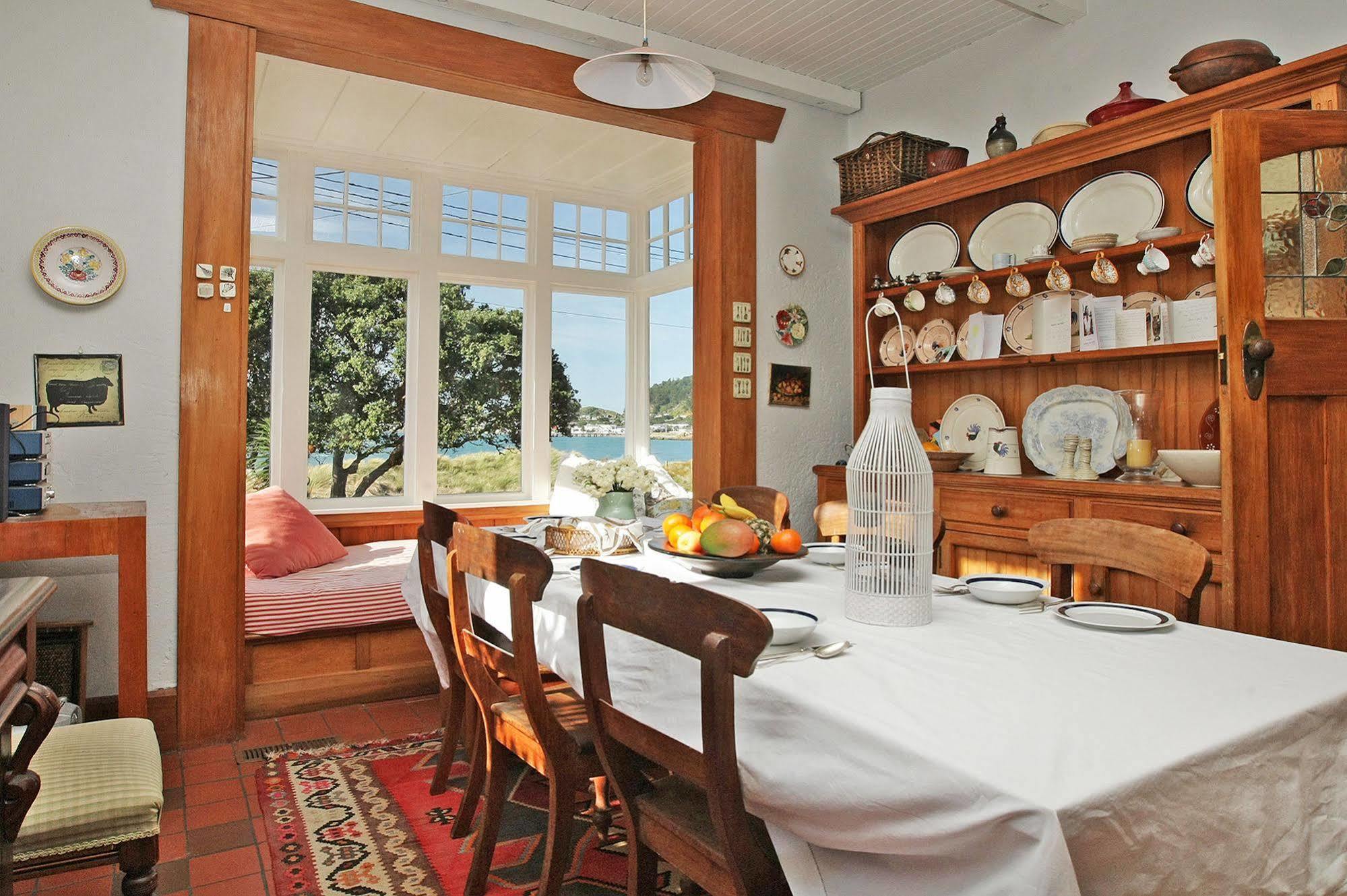 Beachfront Wellington Bed And Breakfast Eksteriør billede